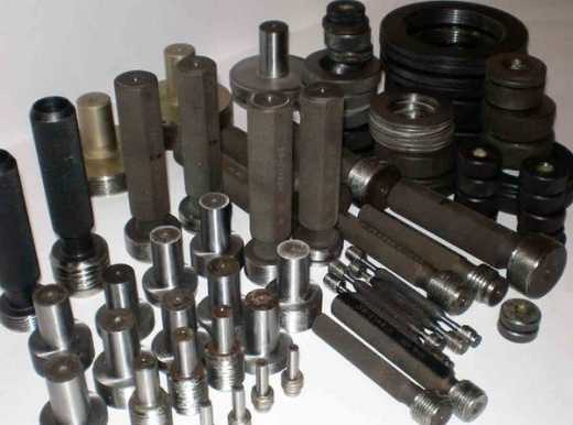 Thread plugs